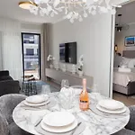 Amores Luxury Suite By Belmont Realty Zára