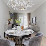 Amores Luxury Suite By Belmont Realty
