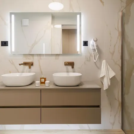 Апартаменти Amores Luxury By Belmont Realty