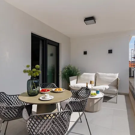 Апартаменти Amores Luxury By Belmont Realty *