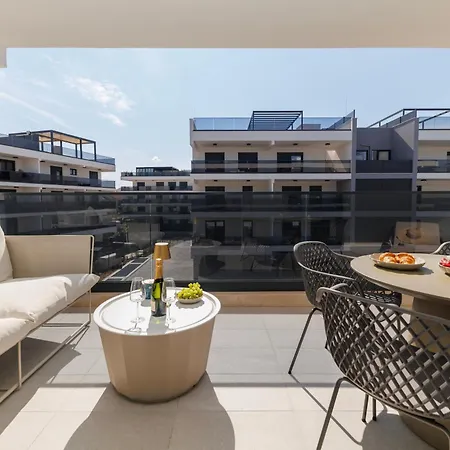 Amores Luxury By Belmont Realty * Задар