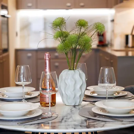 Amores Luxury By Belmont Realty Apartment *