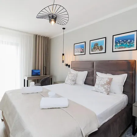Amores Luxury By Belmont Realty Apartment